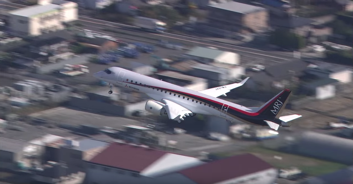 Vuelo inaugural para el primer avión comercial japonés