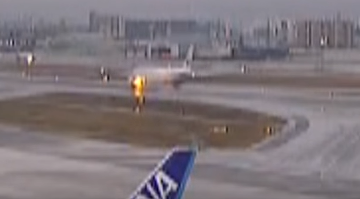 Momento de tensión en un vuelo de Japan Airlines