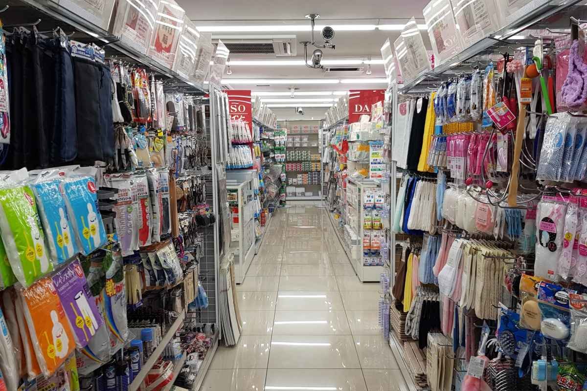 daiso tienda 100 yenes japón