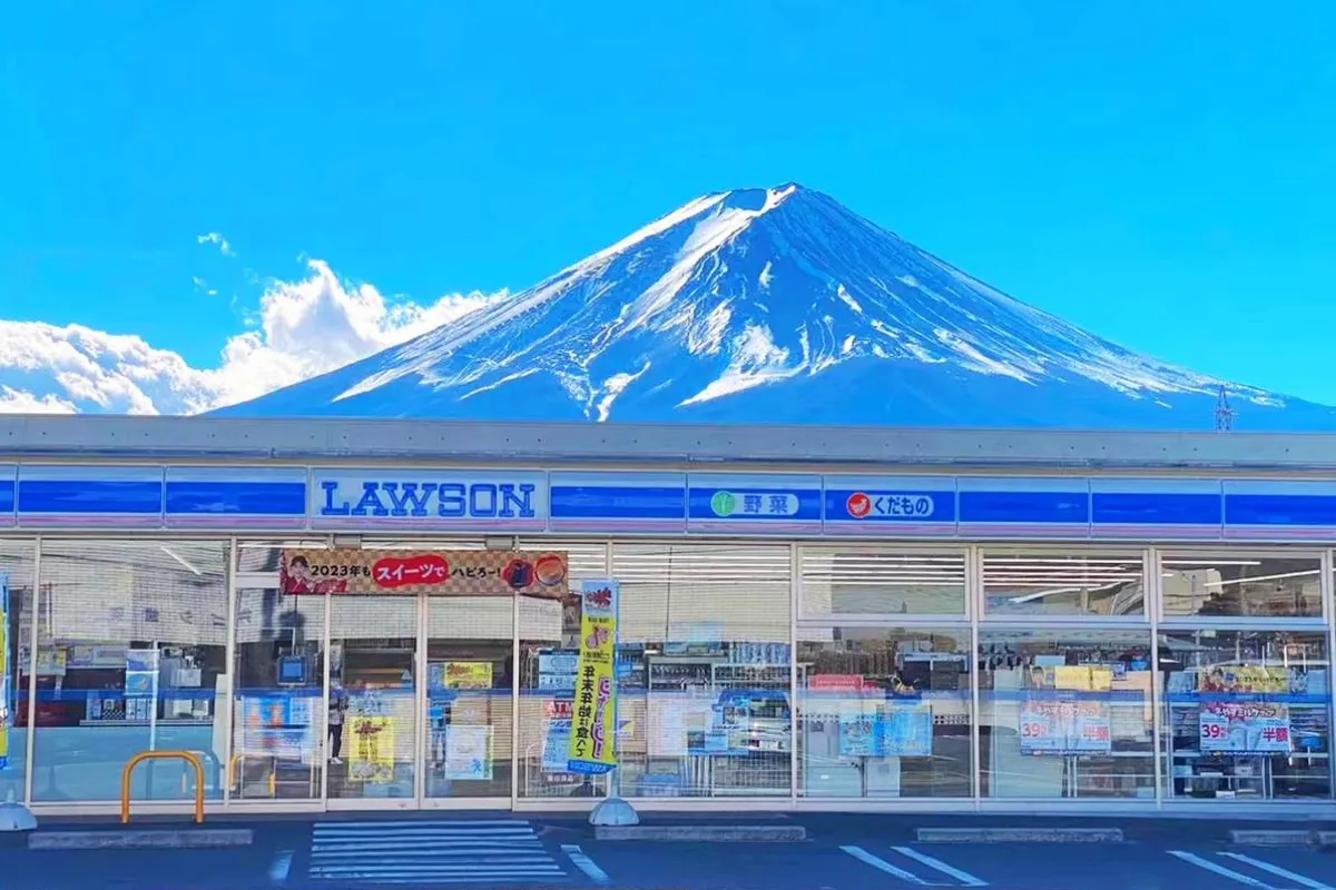lawson en kawaguchiko
