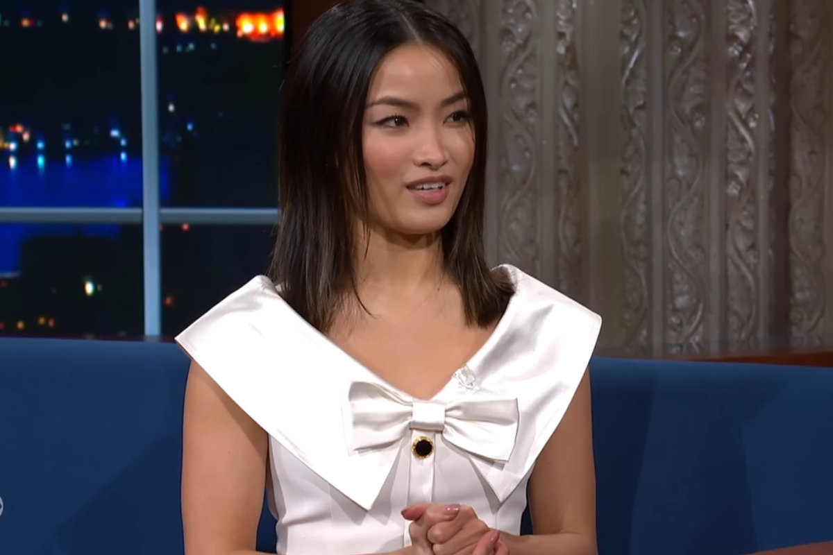 anna sawai con colbert