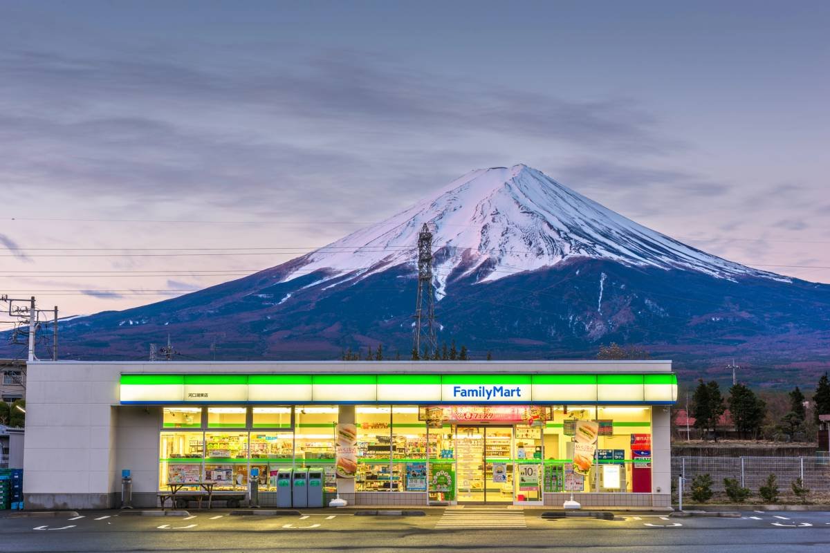 family mart en el monte fuji