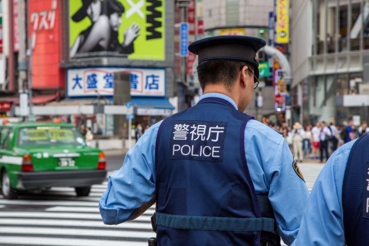 policia en japón