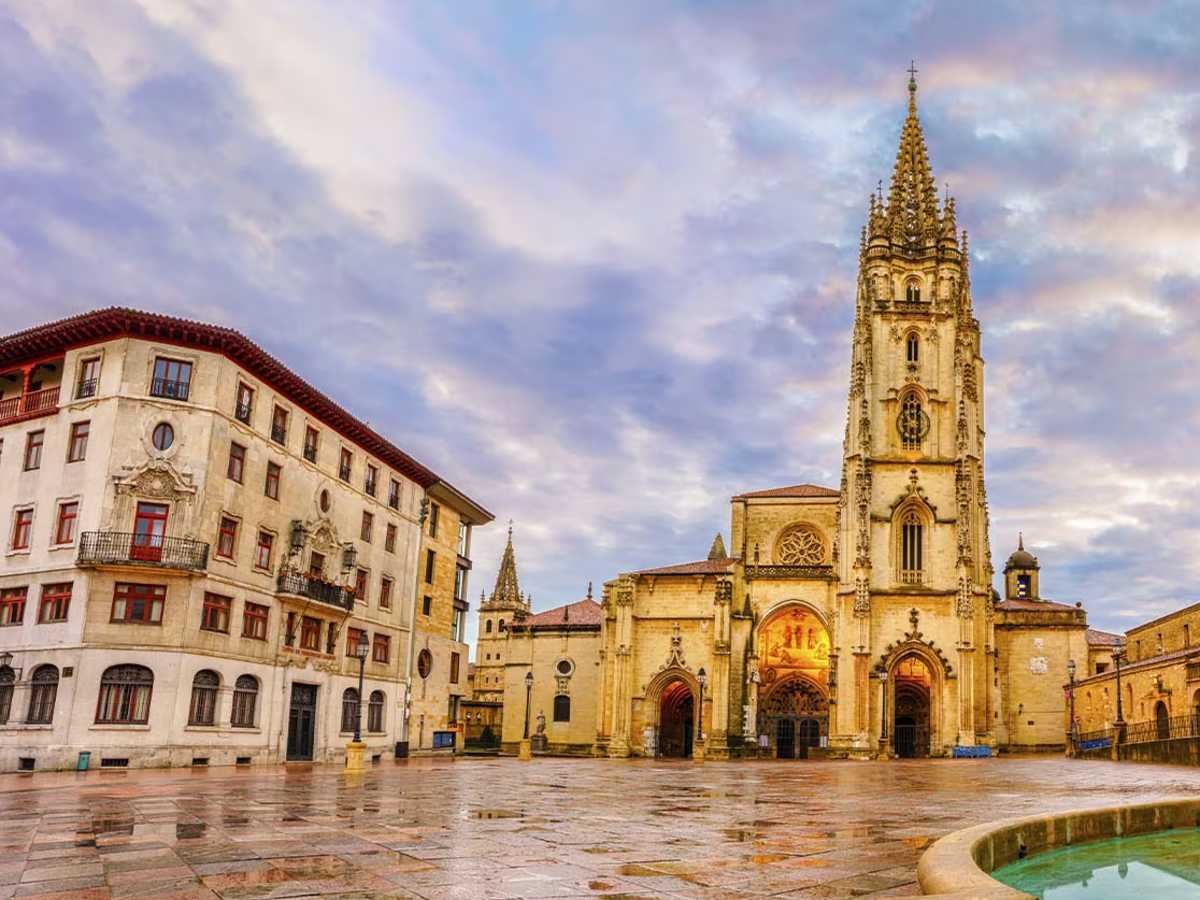 La TV japonesa queda maravillada por Oviedo: los rincones que retrató en un documental