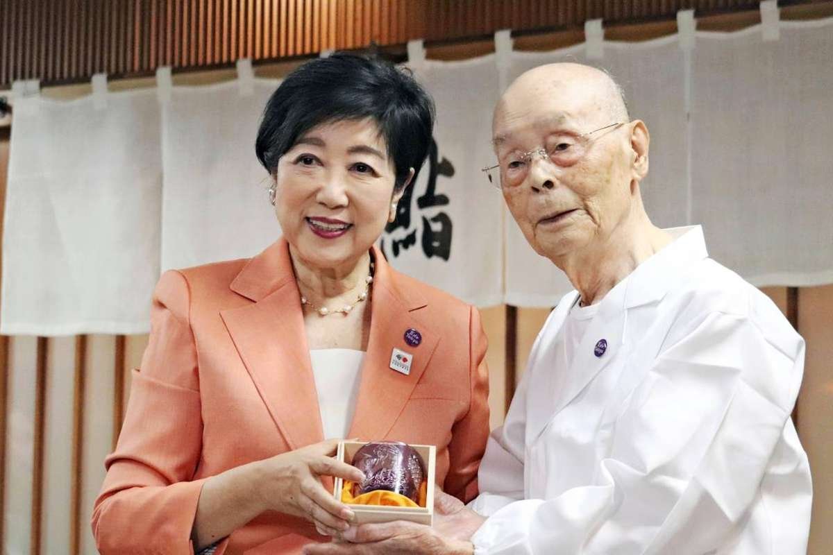 Jiro Ono, el maestro del sushi, cumple 100 años: una vida dedicada al trabajo y a la excelencia
