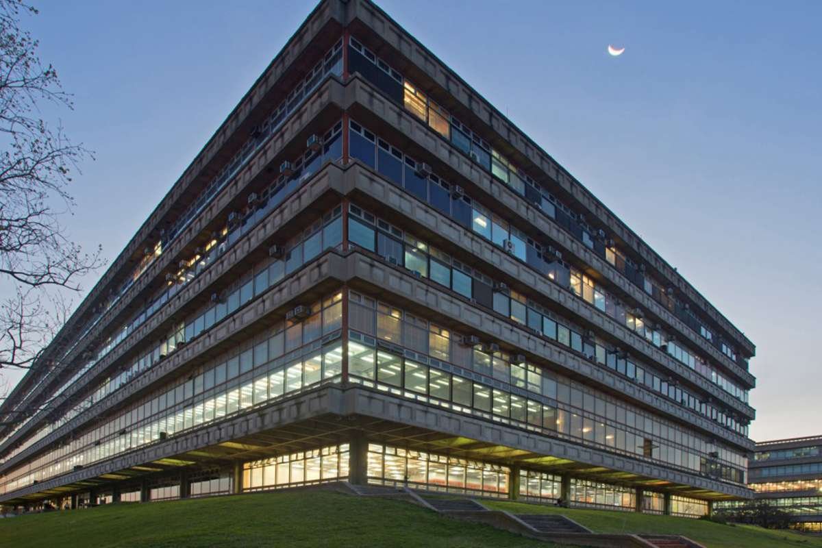 El beneficio que les otorga el Gobierno de Japón a los graduados de la UBA