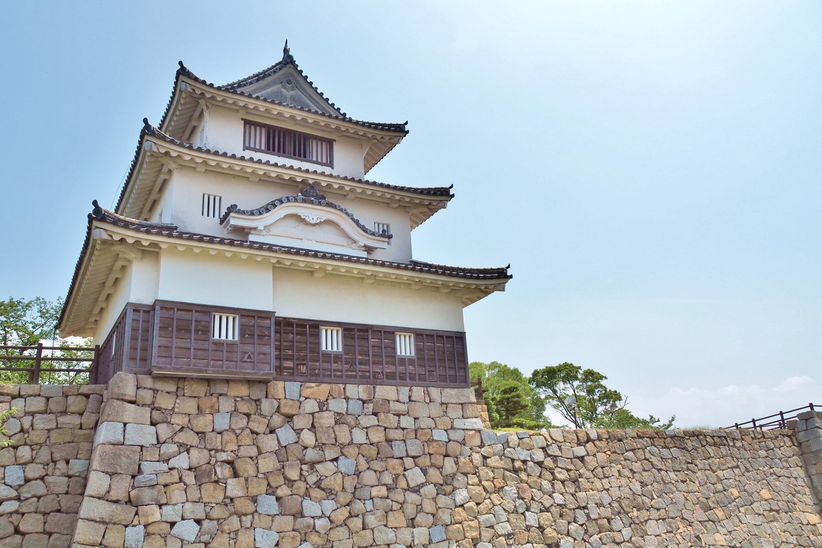 Castillo de Marugame: los muros de piedra más altos de Japón 2026