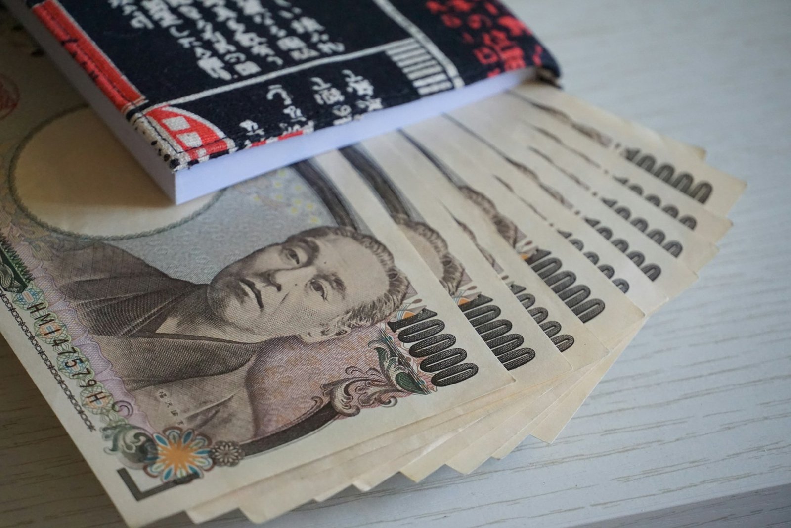 Billetes y monedas de yen japonés